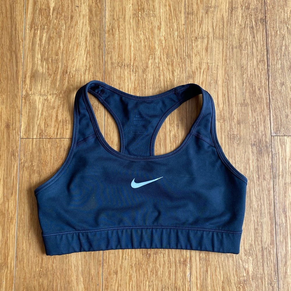 Black S Nike sports bra
